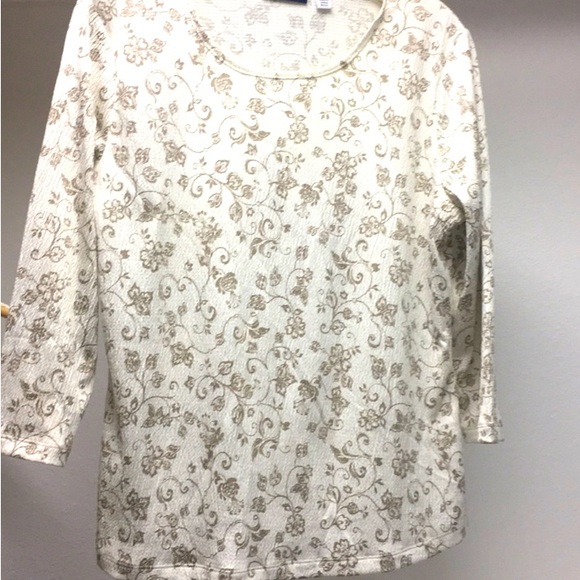 3/$20 Croft and Barrow 3/4 sleeve printed top. 
Size petite medium - Picture 1 of 7